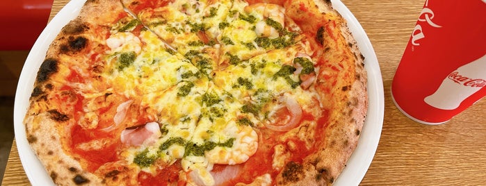 PIZZA REVO is one of イタリアン料理.