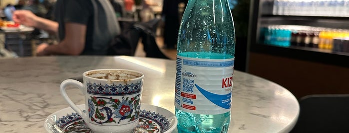 Turkish Airlines Domestic Lounge is one of ZxZさんのお気に入りスポット.
