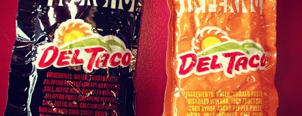 Del Taco is one of JULIE'nin Kaydettiği Mekanlar.