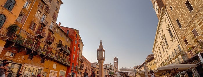 Piazza delle Erbe is one of G 님이 좋아한 장소.