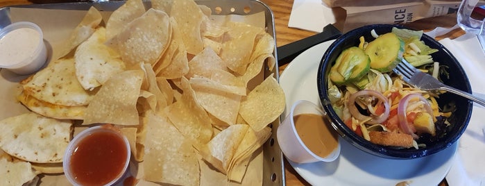 Chili's Grill & Bar is one of Must-visit Food in Round Rock.