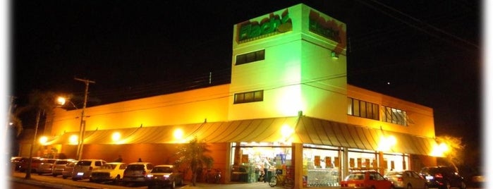 Flach Supermercados is one of Tempat yang Disukai Laila.