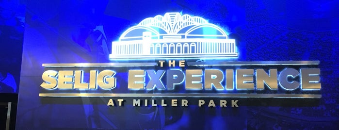 The Selig Experience at Miller Park is one of Lugares favoritos de Mike.