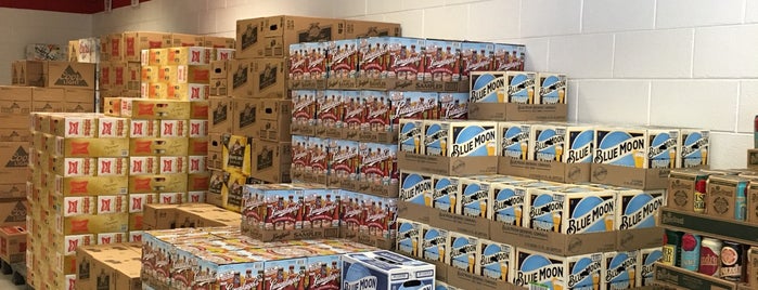 MillerCoors Employee Beer Sales is one of Orte, die Kindra gefallen.