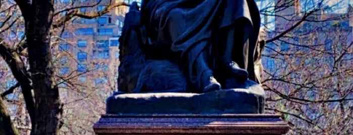 Sir Walter Scott Statue is one of Central Park.