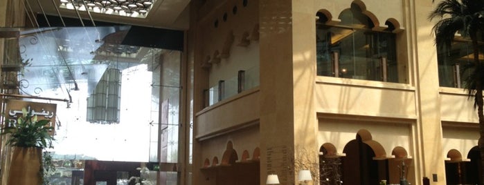 The H Hotel فندق ذا إتش is one of Posti che sono piaciuti a Atif.