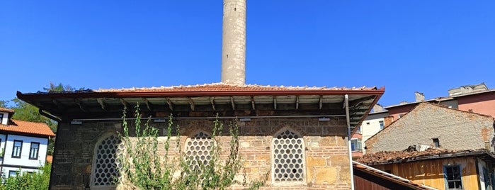 Karanlık Camii is one of Kstmn.