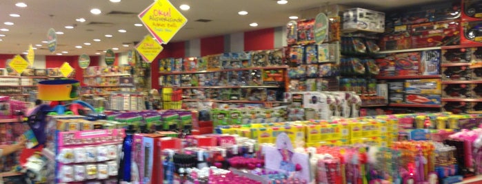 Toyzz Shop is one of Lieux qui ont plu à FATOŞ.