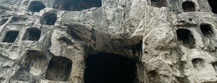 Longmen Grottoes is one of World Traveling via Instagram.