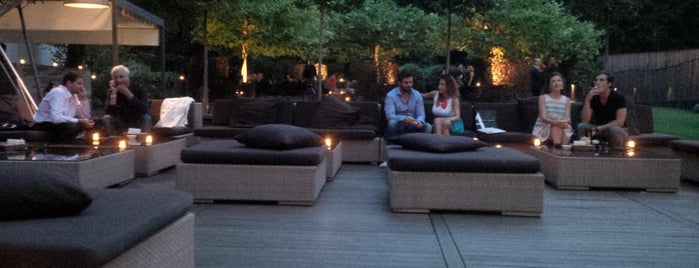 Bulgari Lounge Bar is one of MLN FRN🍝🍷.