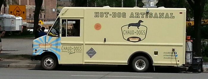 Chaud-Dogs is one of Food Trucks.