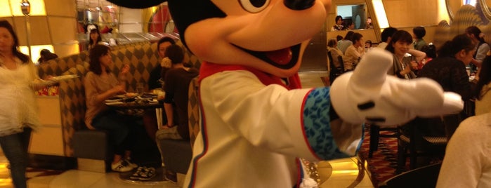 Chef Mickey is one of ディズニー.