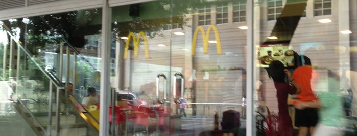 McDonald's is one of Jonjon'un Beğendiği Mekanlar.