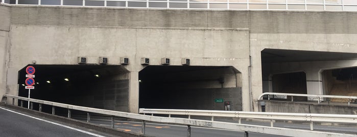 麻布トンネル is one of 東京隧道.
