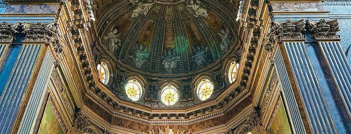 Duomo di Napoli is one of Federica : понравившиеся места.