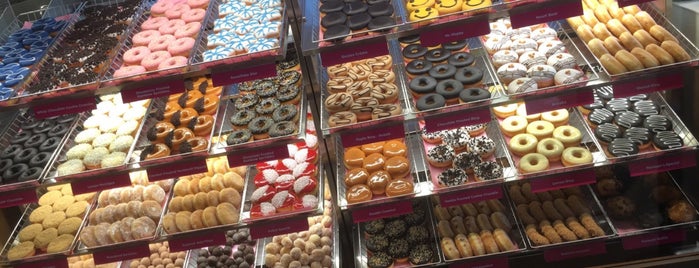 Dunkin' Donuts is one of Lody, słodycze.