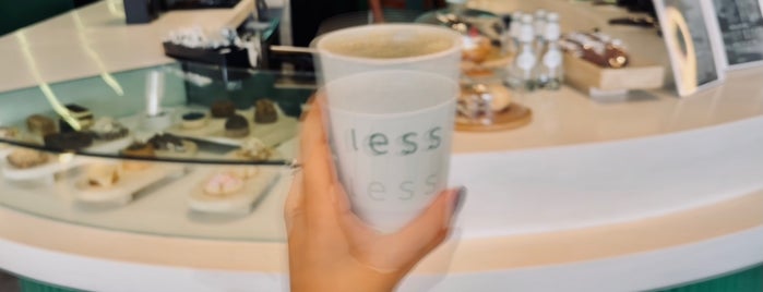 Less is one of Cafè.