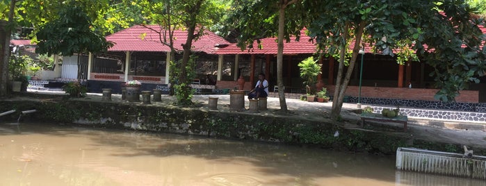 Kolam pemancingan Moro Seneng is one of lokasiKampes.