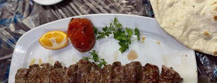 Nosrat Shandiz Restaurant | رستوران نصرت شاندیز is one of Tempat yang Disukai Sarah.