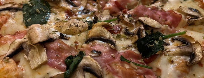 Tutto Combinato is one of Pizzeria / Italiano.