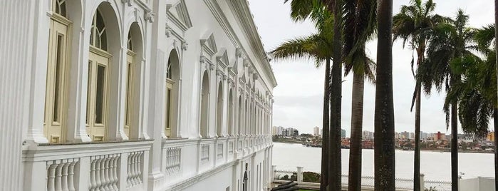 Palácio dos Leões is one of Tempat yang Disukai Camila.