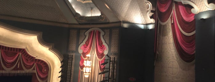 Capitol Theater is one of LAXgirl 님이 좋아한 장소.