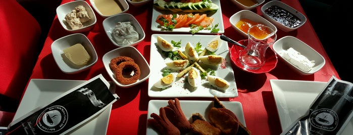 Şehr-i Sefa Cafe & Kahvaltı Salonu is one of Favorite Yemek.