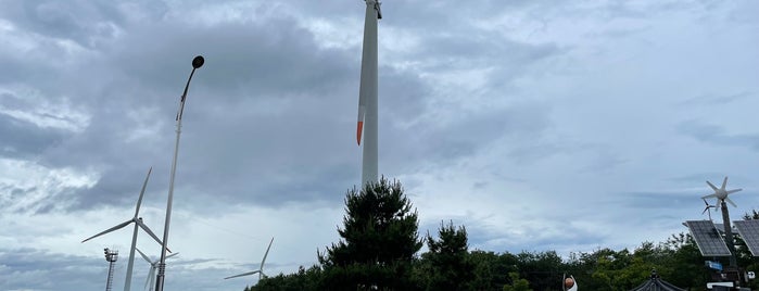 영덕풍력발전단지 Yeongdeok Wind Farm is one of 경상북도 Gyeongsangbuk-do.