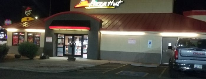 Pizza Hut is one of most favorite place's to eat..