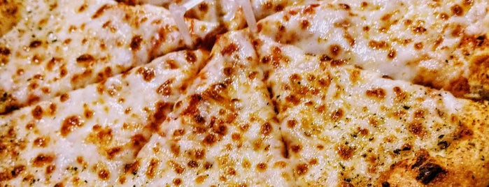 Domino's Pizza is one of Posti che sono piaciuti a Jay C' 🏉.