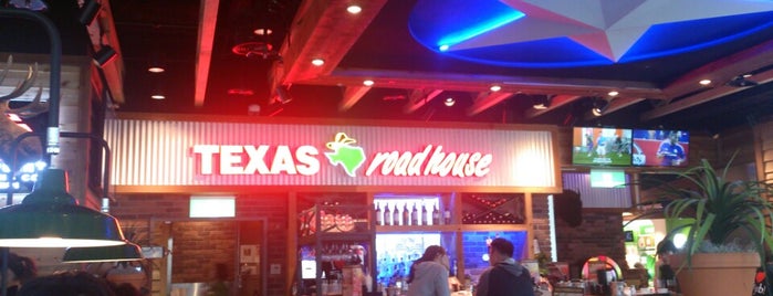 Texas Roadhouse is one of steak House (стейки).