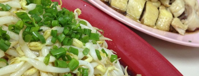 Restoran Ong Kee (安记芽菜鸡沙河粉 Tauge Ayam) is one of 鹽焗/Roast/ Grill/ BBQ/ Satay.
