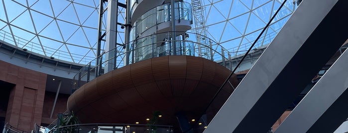 Victoria Square Dome is one of Locais salvos de Kimmie.