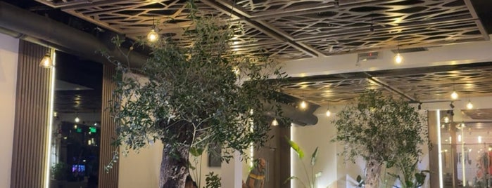 Fm Location Restaurant & Cafe is one of البحرين.