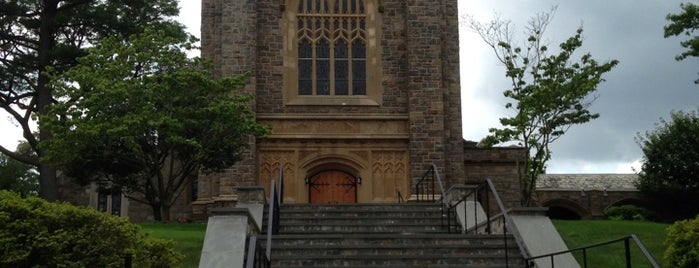 The Reformed Church of Bronxville is one of Orte, die John gefallen.