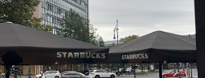 Starbucks is one of Lieux qui ont plu à Ertan.