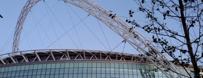 Wembley Stadium is one of Londres / London.