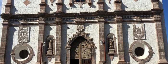 Iglesia de San Ignacio Kadakamaan is one of สถานที่ที่ Arturo ถูกใจ.