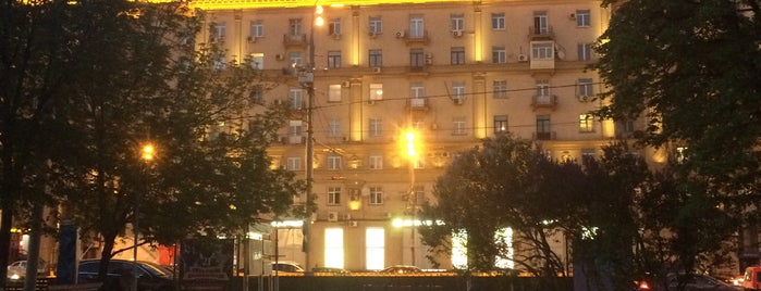 Площадь Цезаря Куникова is one of Садовое кольцо Москвы.