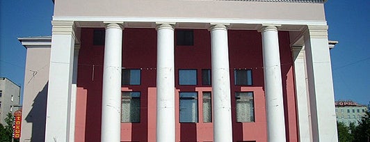 Мурманский областной драматический театр is one of памятки по посещениям.