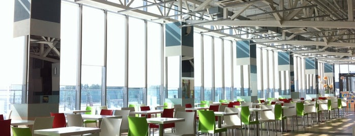 Food court is one of Lugares favoritos de Артем.