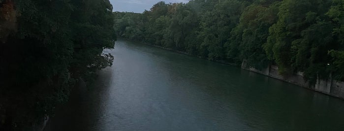Luitpoldbrücke is one of München.