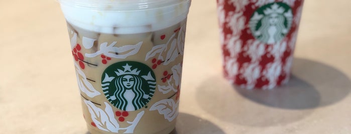 Starbucks is one of Orte, die Lauren gefallen.