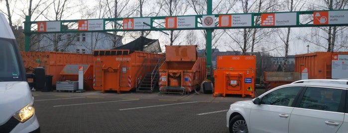 BSR Recyclinghof is one of Orte, die Maike gefallen.