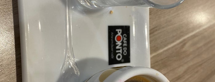 Café Do Ponto is one of Favorit's.