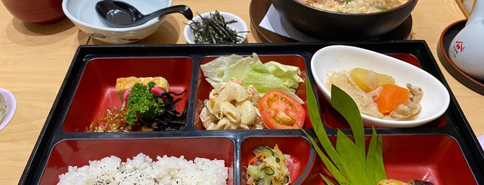 Hokkaido is one of Bangkok Gourmet 1-1  和食店 Japanese Restaurant.