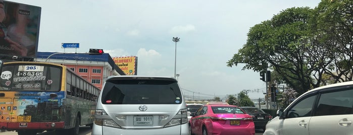 แยกนางลิ้นจี่ is one of Traffic-Thailand.