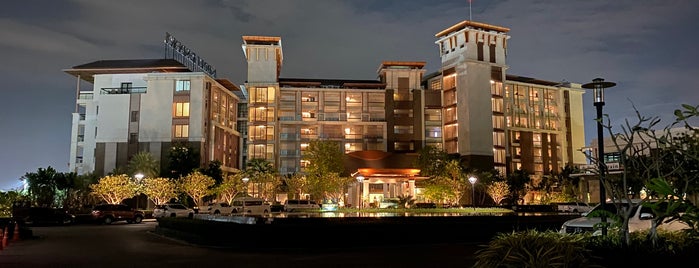 Hotel Summit Windmill Golf Residennce is one of Tempat yang Disukai Puppala.