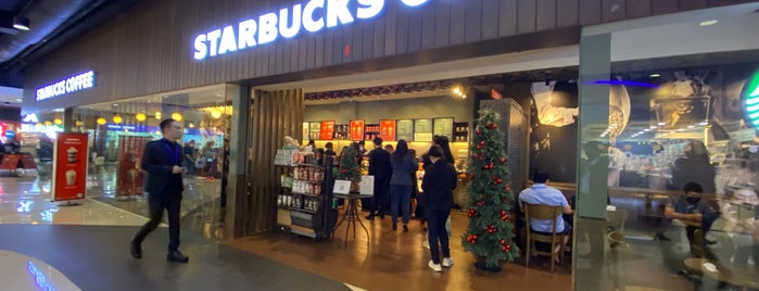 Starbucks is one of Yodpha 님이 좋아한 장소.