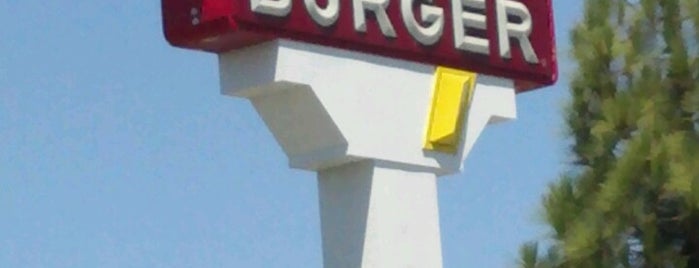 In-N-Out Burger is one of Tempat yang Disukai Eric.